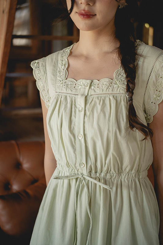 Clover Broderie Square Drawstring Dress (Sage)