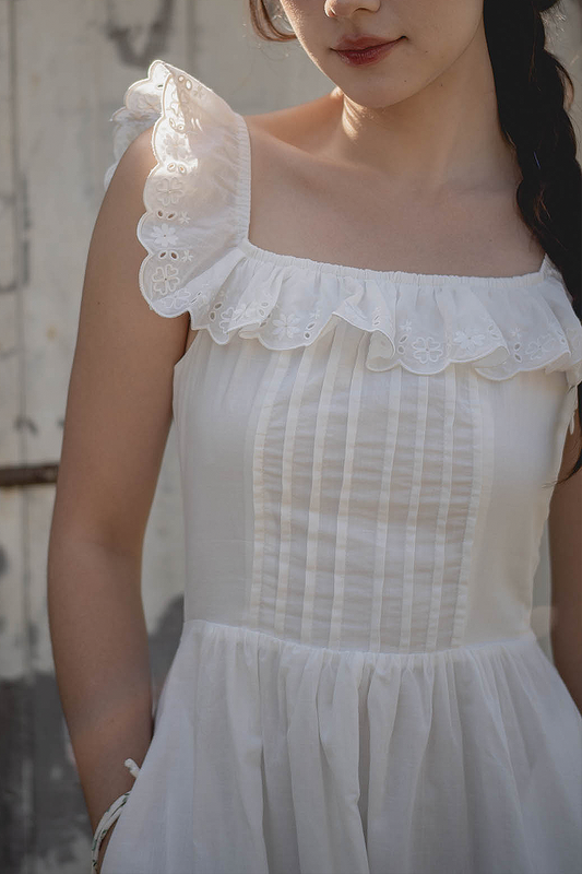 Clover Broderie Square Ruffle Dress (White)