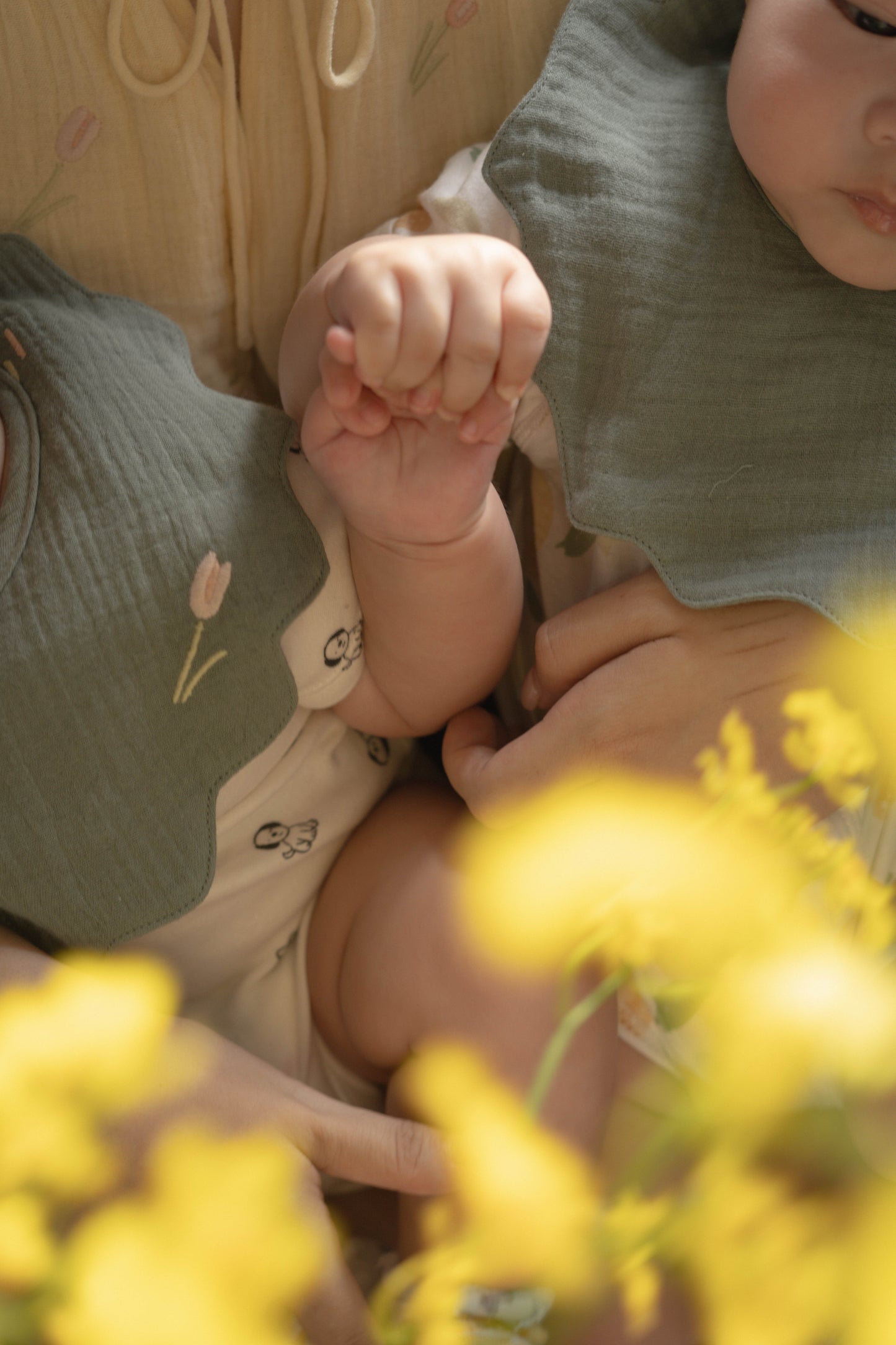 Tulips Sunshine Bibs Set
