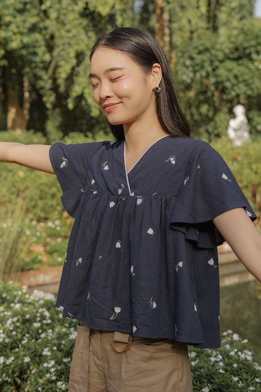 Lily of the Valley Embroidery Flutter Blouse (Navy)