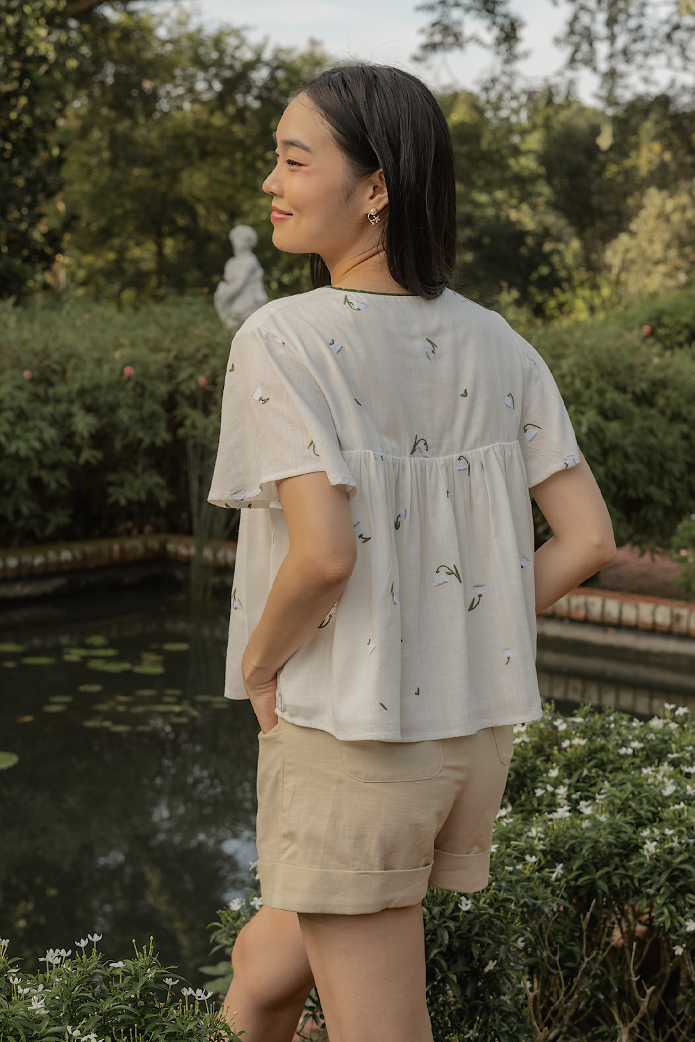 Lily of the Valley Embroidery Flutter Blouse (White)