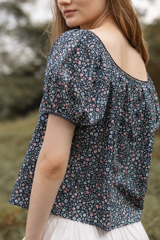Bloom Puffy Blouse (Navy)