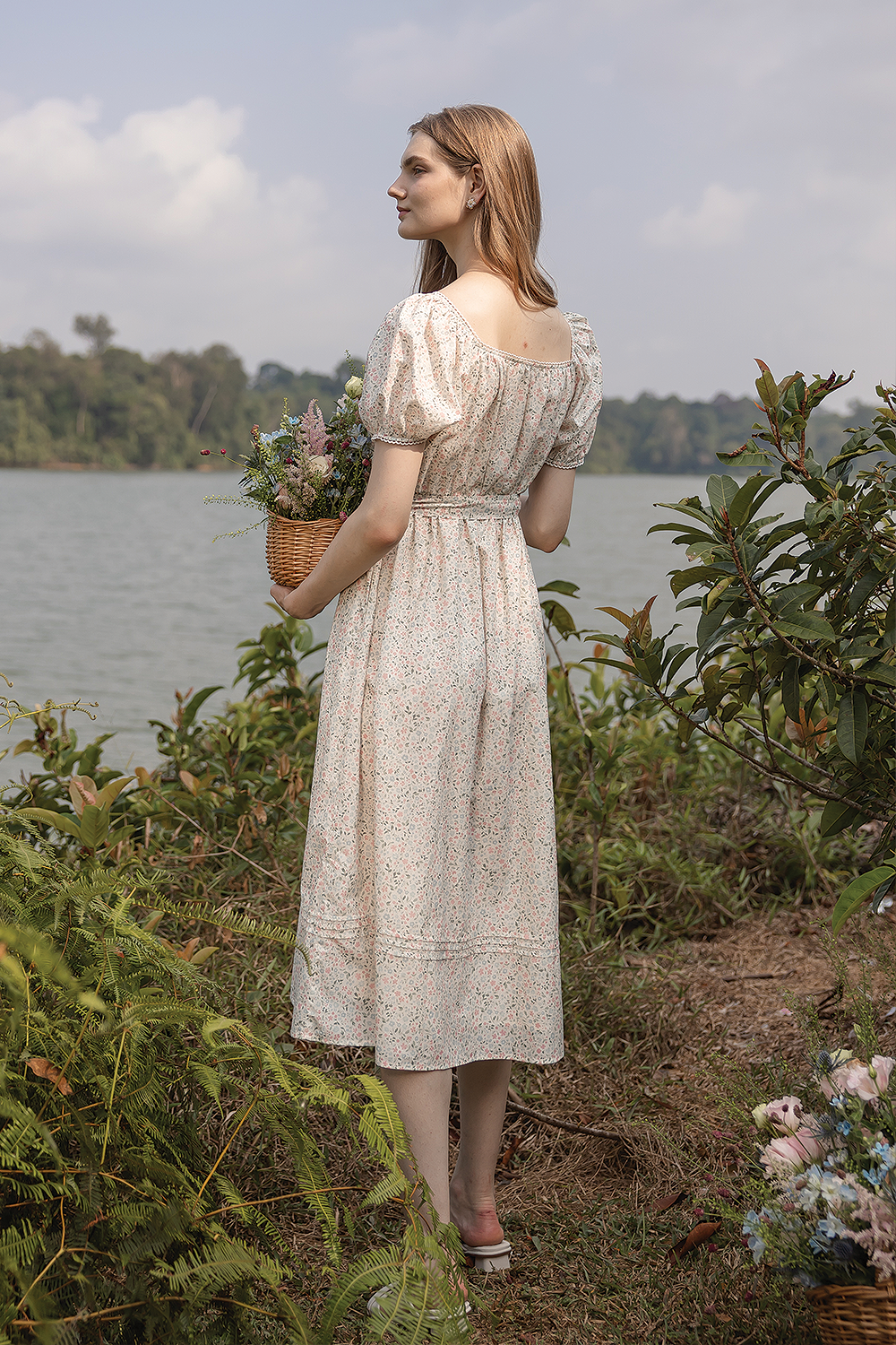 Bloom Puffy Button Down Dress (Ivory)