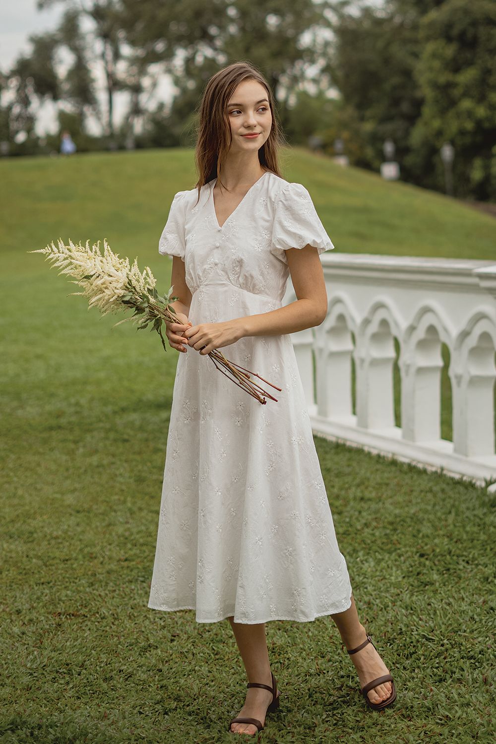 Meadows Broderie Puffy Dress (White)