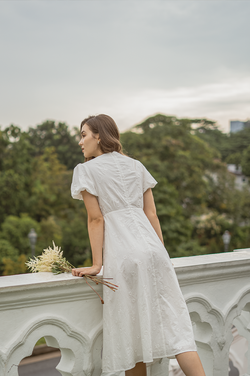Meadows Broderie Puffy Dress (White)