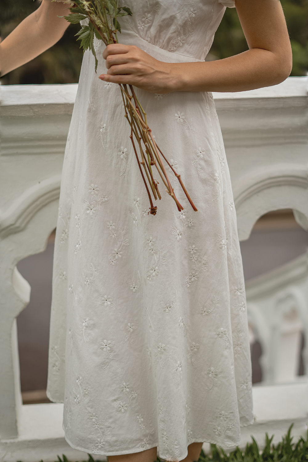 Meadows Broderie Puffy Dress (White)