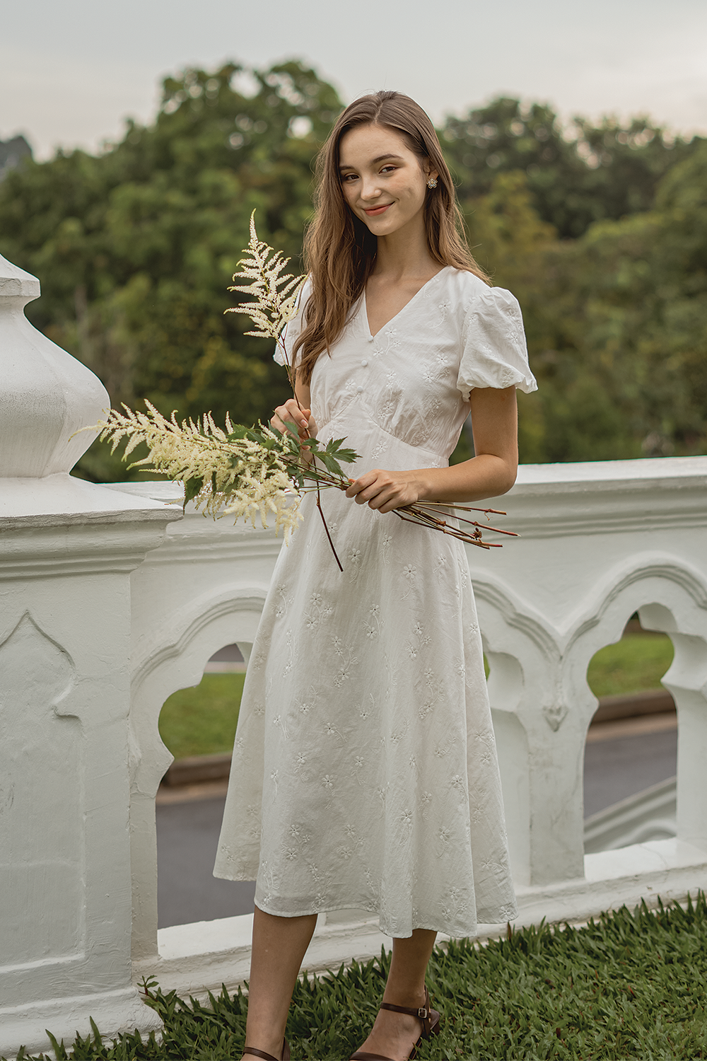 Meadows Broderie Puffy Dress (White)