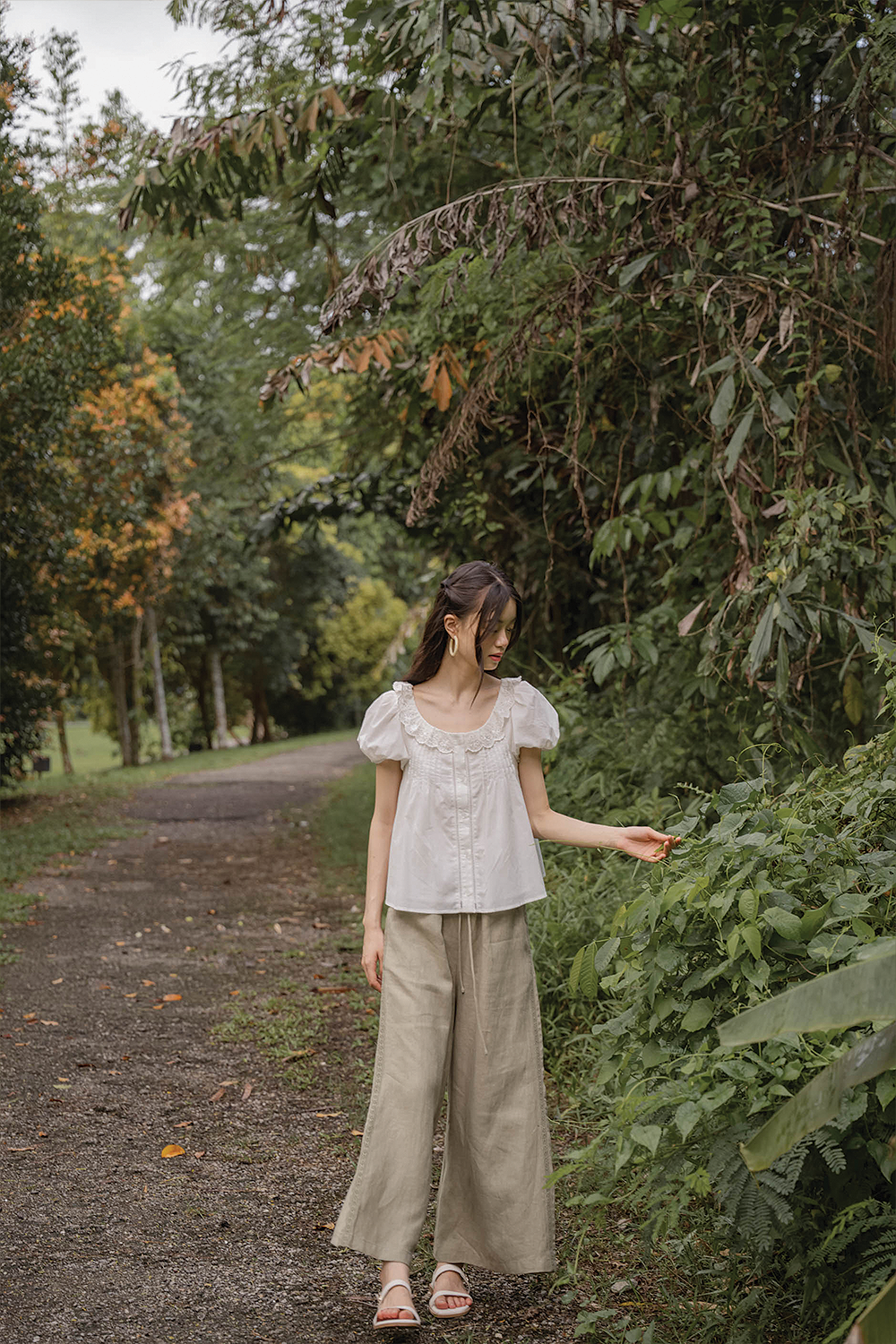 Clover Broderie Scallop Blouse (White)