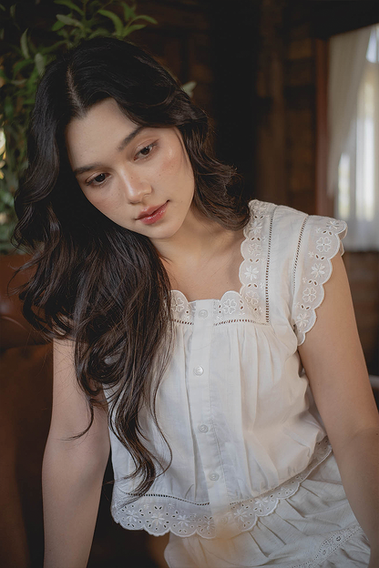 Clover Broderie Square Blouse (White)