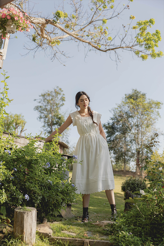 Clover Broderie Square Drawstring Dress (White)