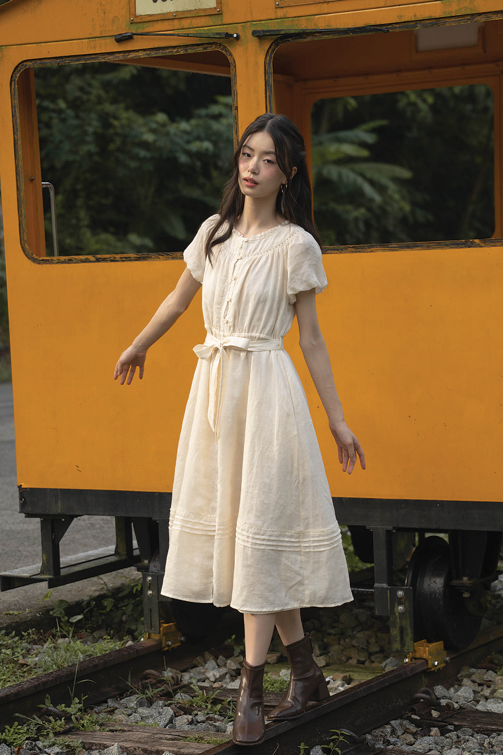 Floret Button Down Dress (Soft Oat)