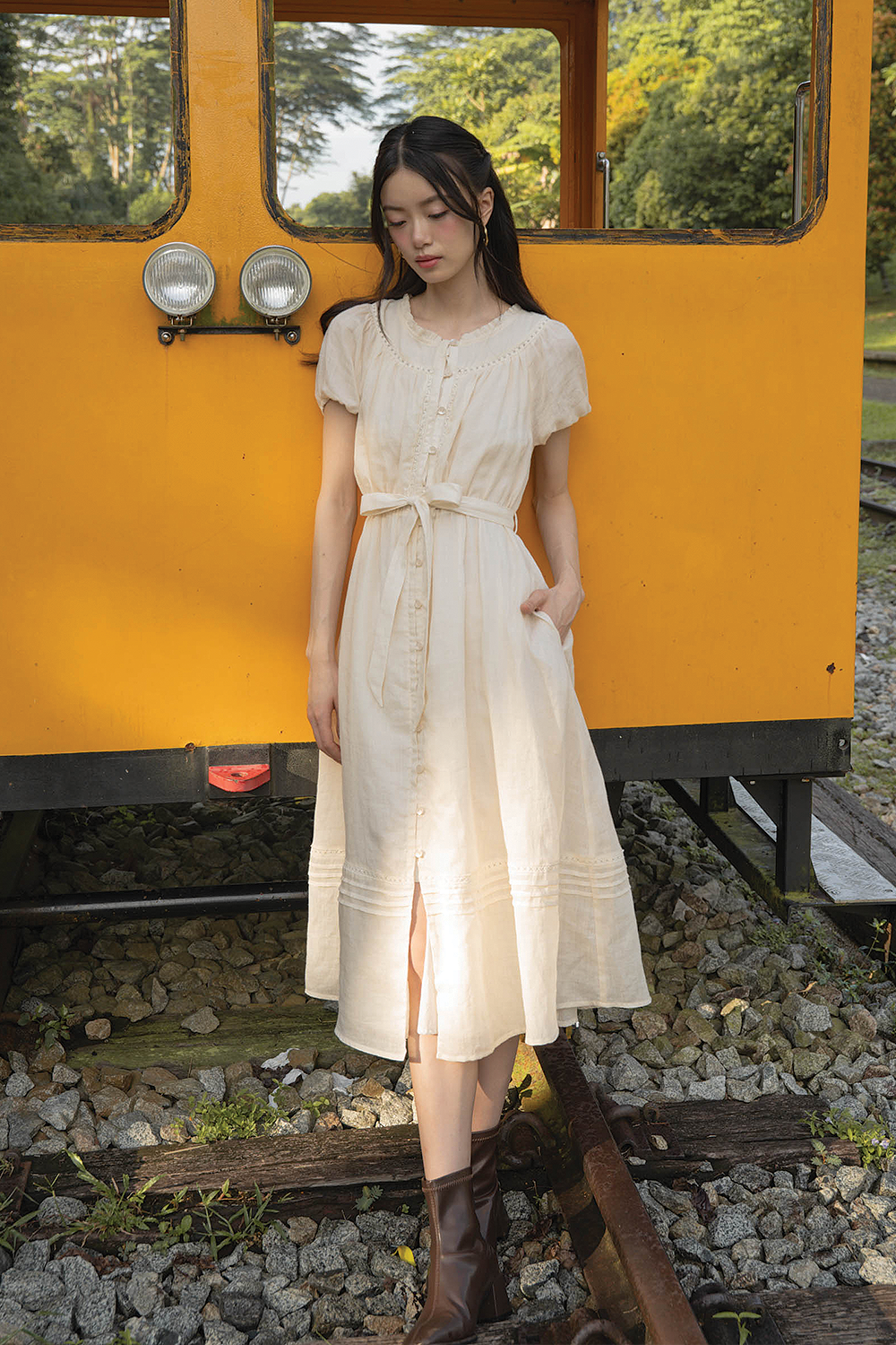 Floret Button Down Dress (Soft Oat)
