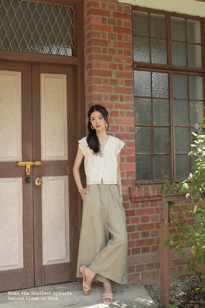 Floret Flutter Blouse (Soft Oat)