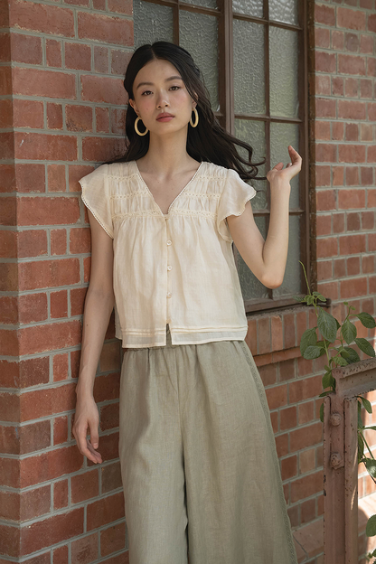 Floret Flutter Blouse (Soft Oat)