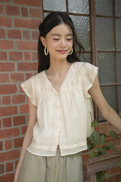 Floret Flutter Blouse (Soft Oat)