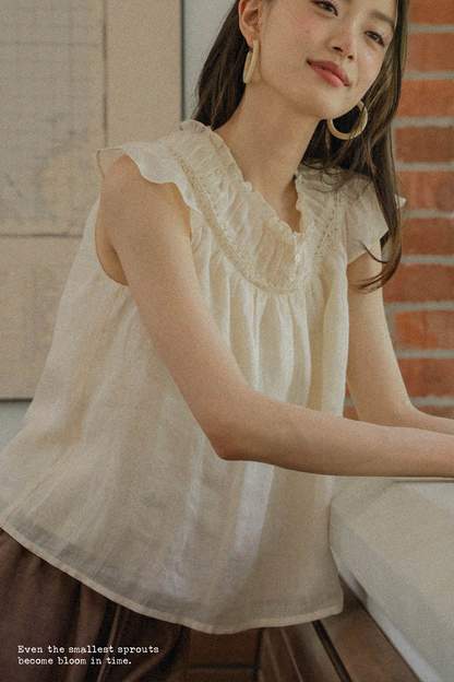 Floret Gathered Blouse (Soft Oat)