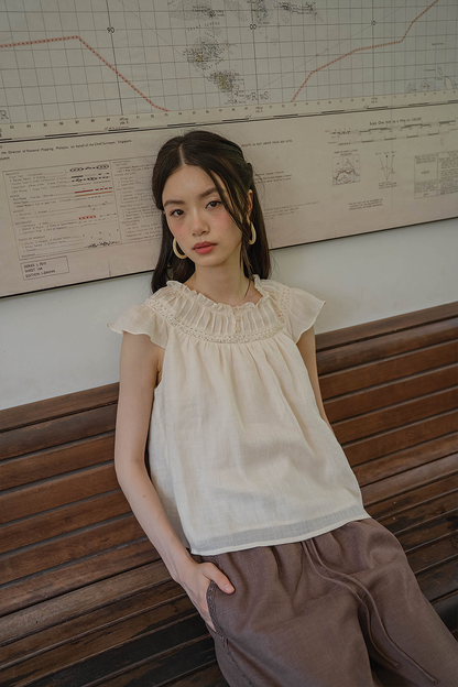 Floret Gathered Blouse (Soft Oat)