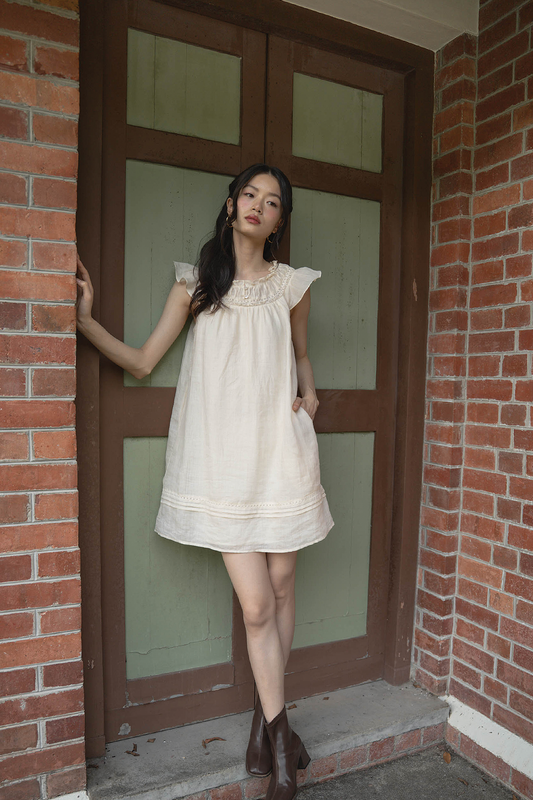 Floret Gathered Dress (Soft Oat)