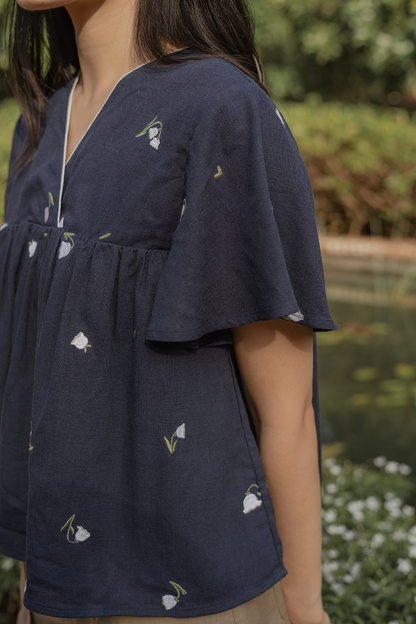 Lily of the Valley Embroidery Flutter Blouse (Navy)