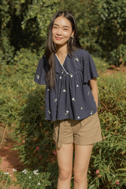 Lily of the Valley Embroidery Flutter Blouse (Navy)