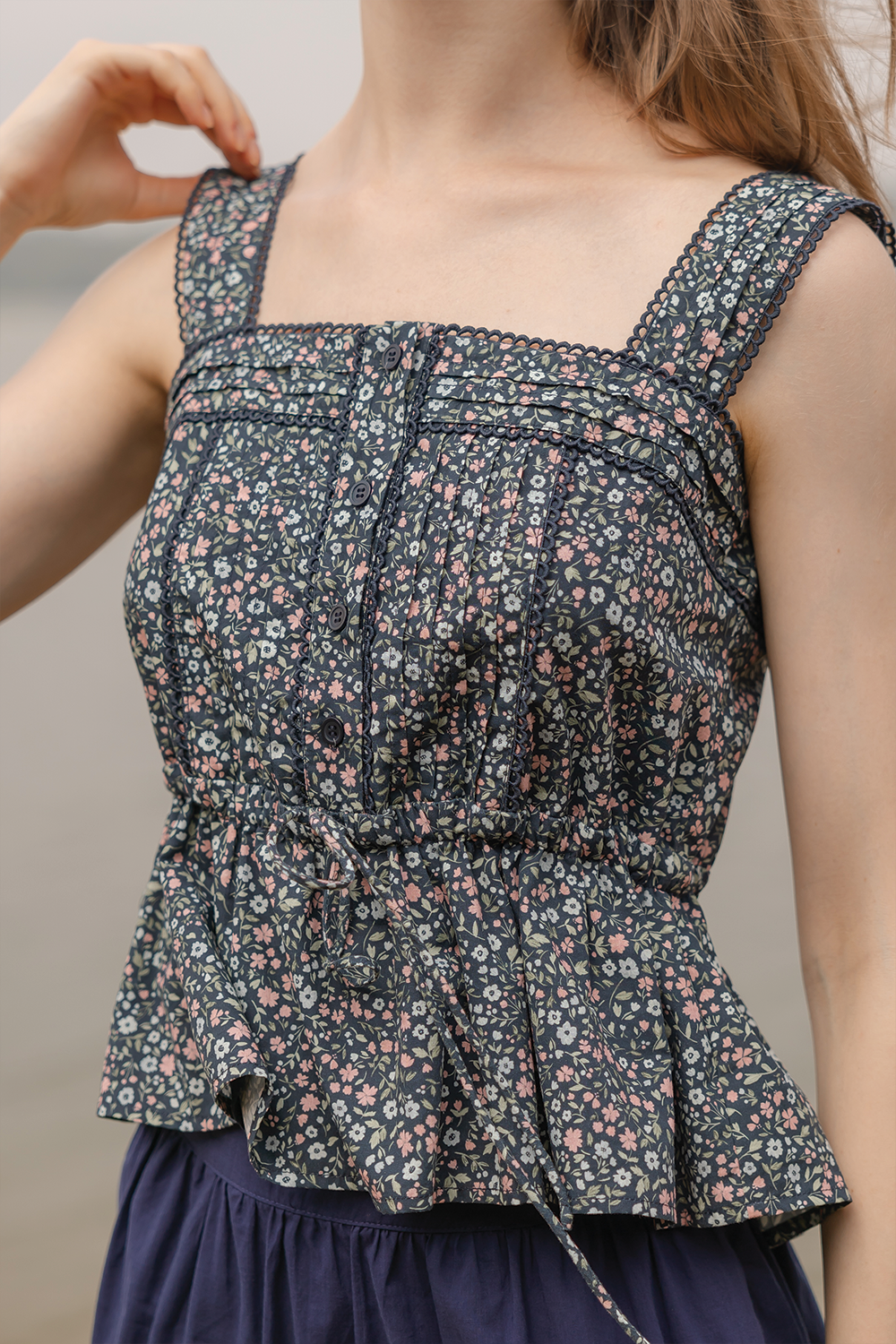 Bloom Pintuck Drawstring Top (Navy)