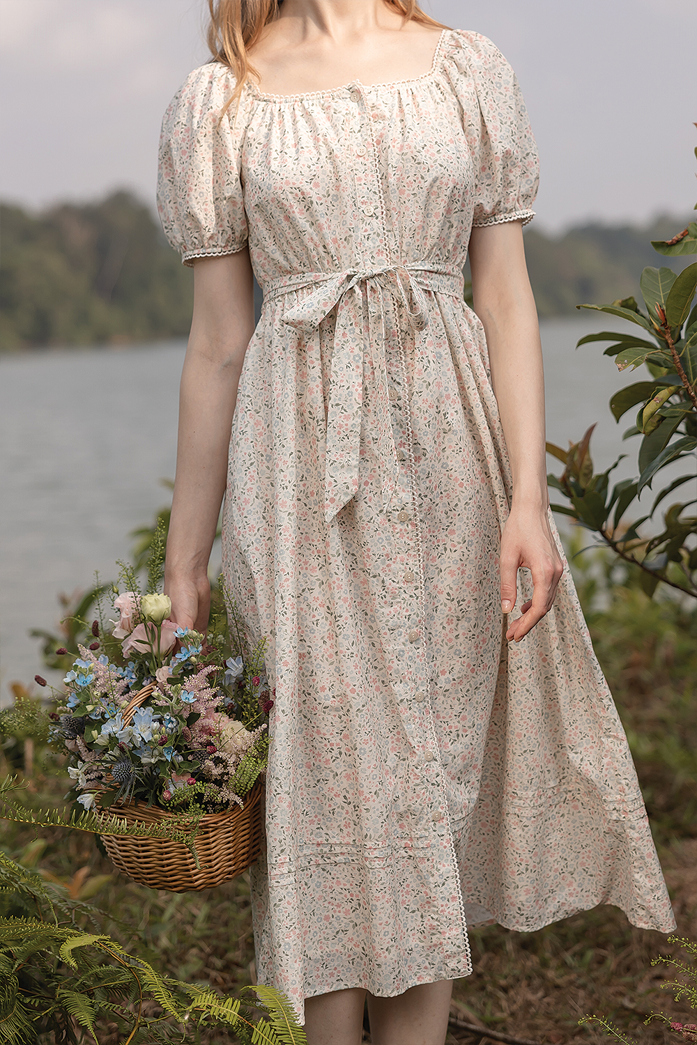 Bloom Puffy Button Down Dress (Ivory)