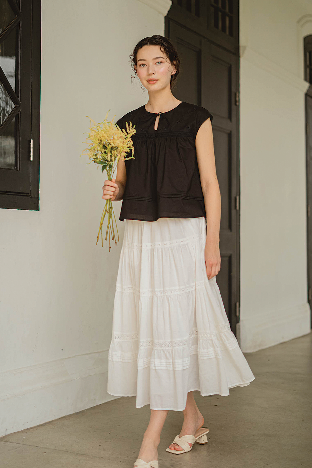 Meadows Broderie Relaxed Blouse (Black)