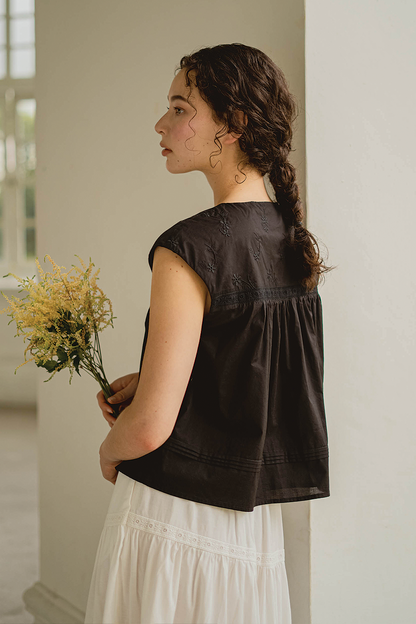 Meadows Broderie Relaxed Blouse (Black)