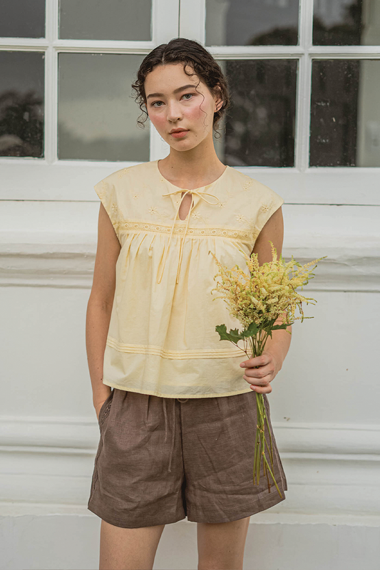 Meadows Broderie Relaxed Blouse (Daylight)