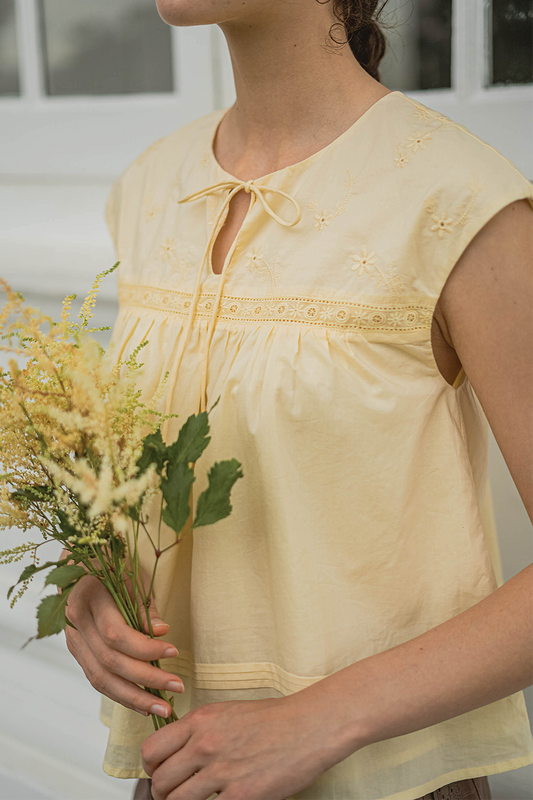 Meadows Broderie Relaxed Blouse (Daylight)