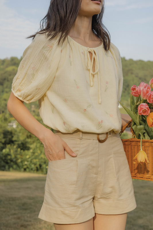 Tulips Embroidery Billowy Blouse (Daylight)